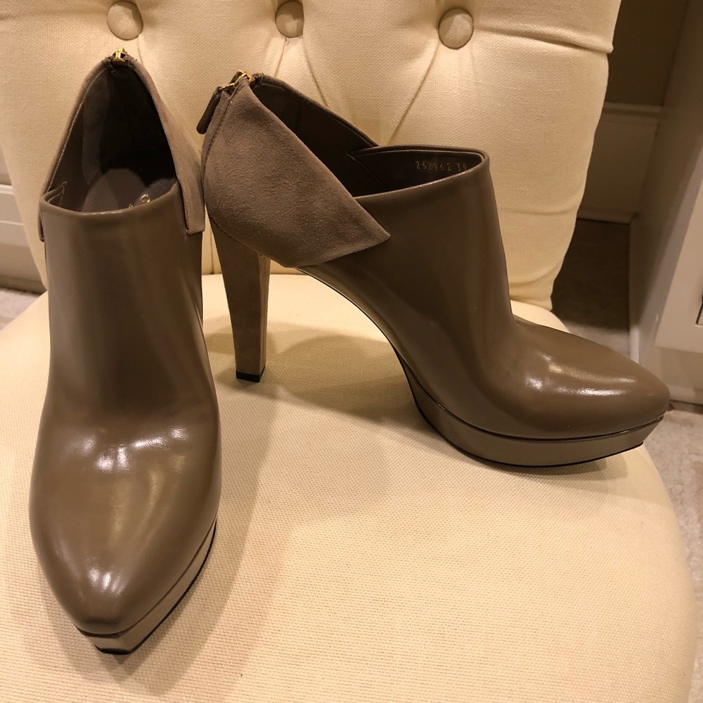 Gucci Leather/Suede Ankle Boots (39)
